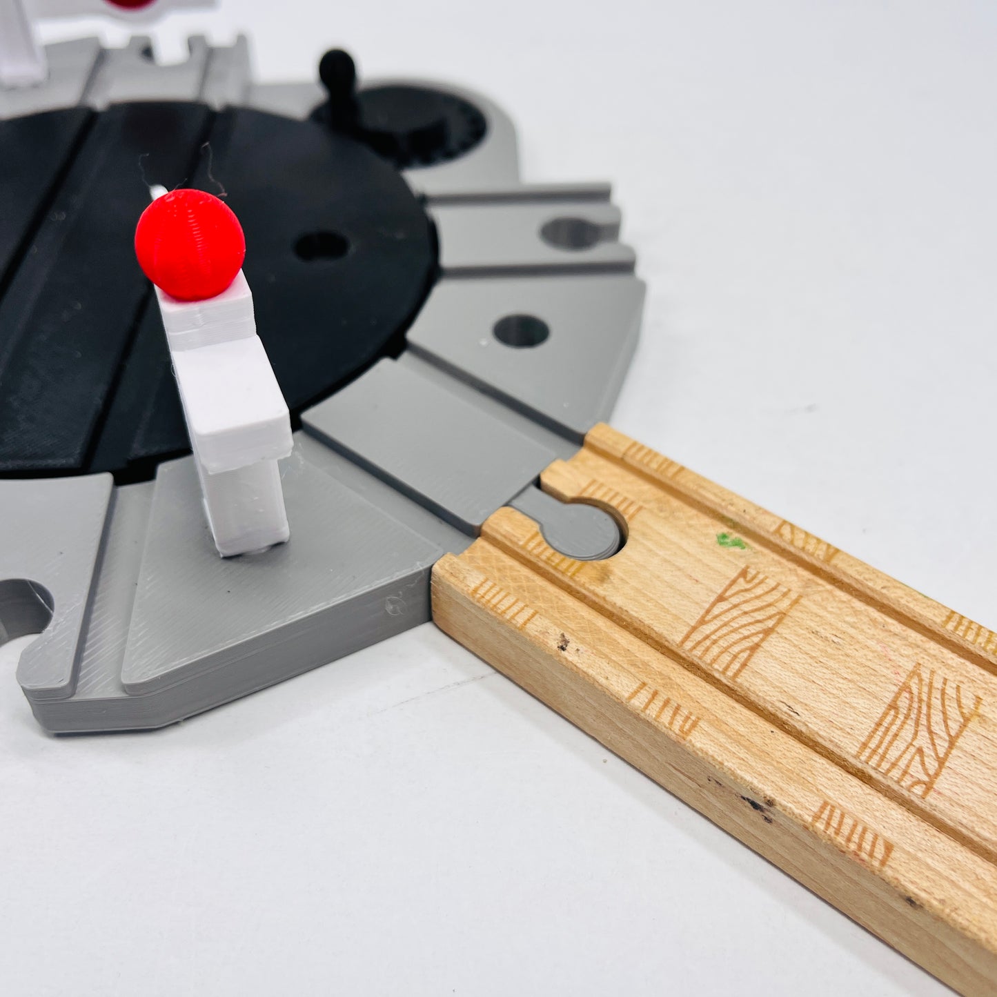 7-Way Turntable Switch Track