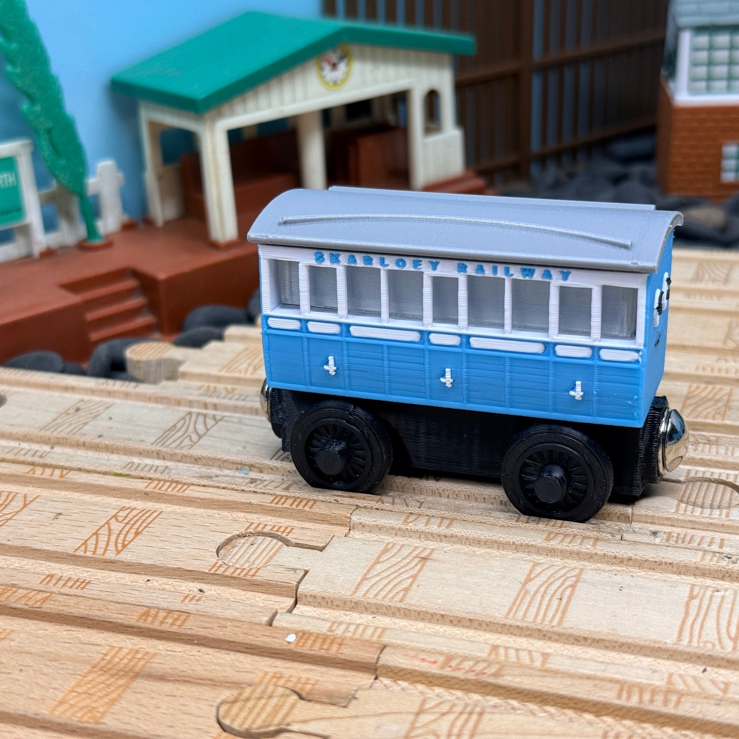 Skarloey Coach's Agnes, Ruth, Jemima, Lucy and Brake Van Beatrice (5 Trains)